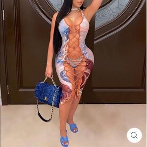 🔥$23 Lace-Up 3 Piece Bikini Set
Size L! NEW!